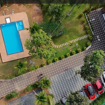 Dolphin Enclave Service Studio Apartments Kalpetta Exterior photo