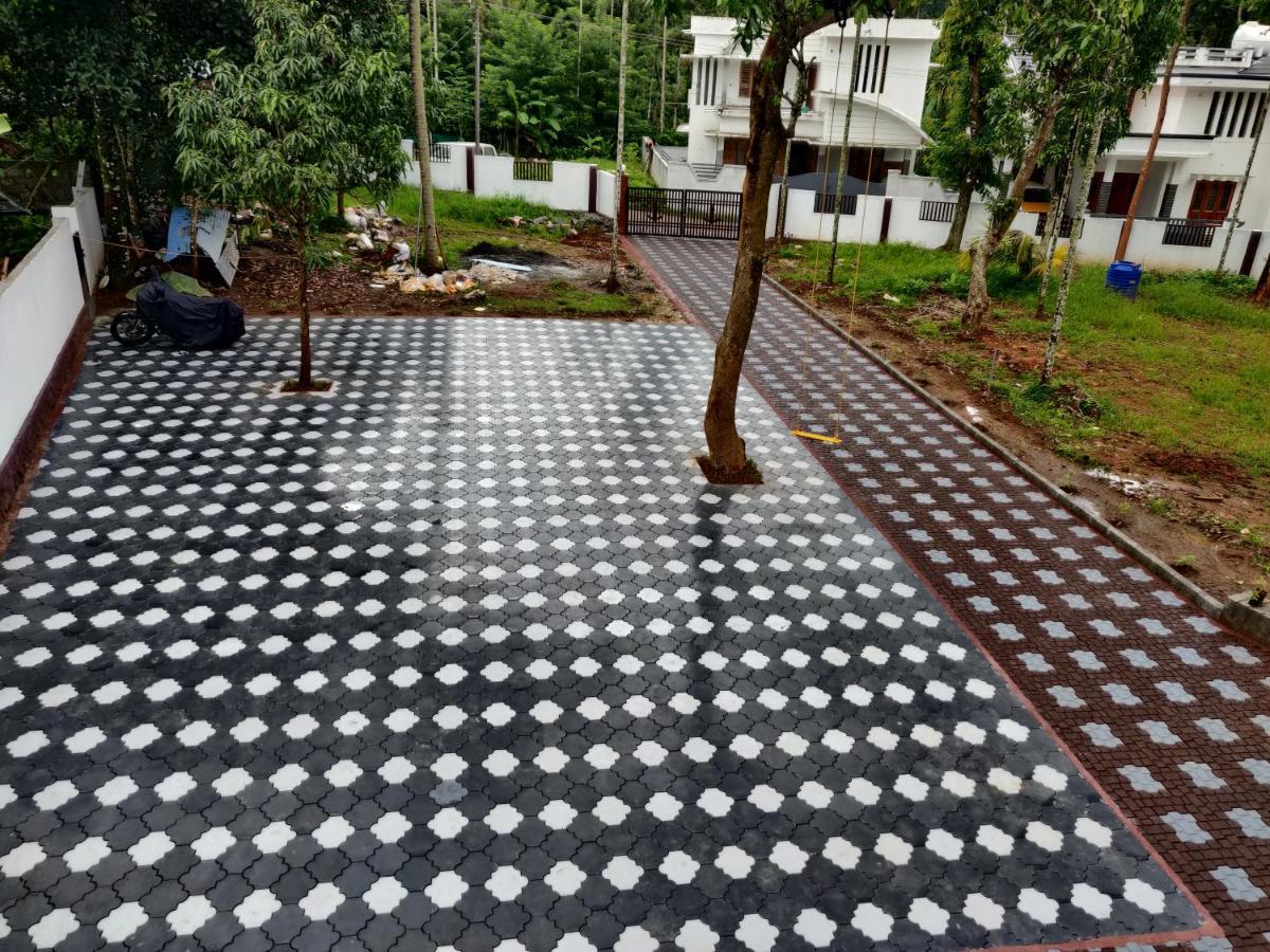 Dolphin Enclave Service Studio Apartments Kalpetta Exterior photo