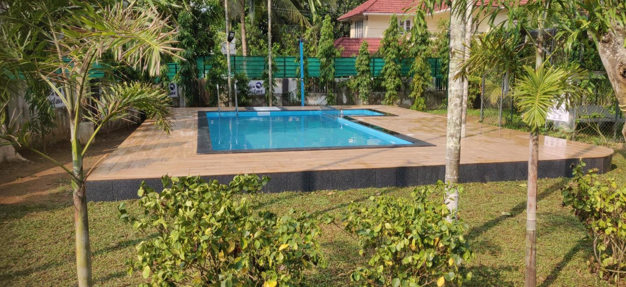 Dolphin Enclave Service Studio Apartments Kalpetta Exterior photo