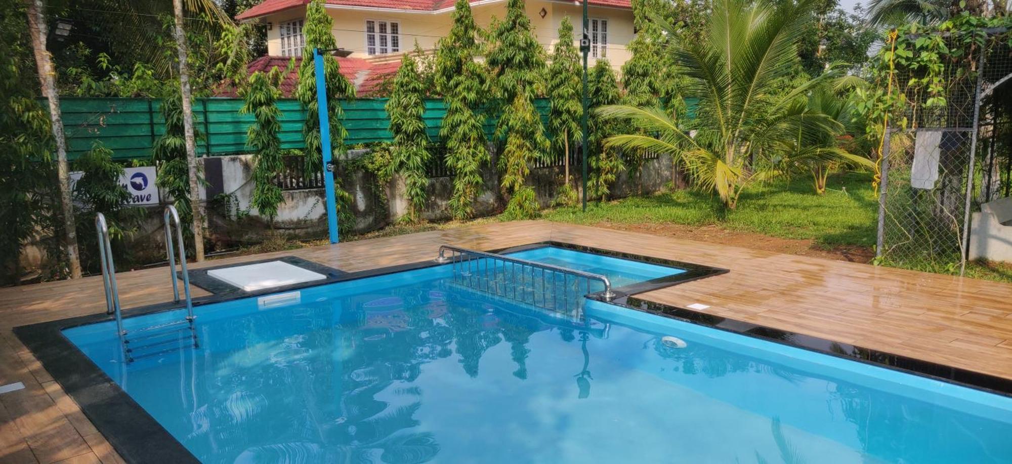 Dolphin Enclave Service Studio Apartments Kalpetta Exterior photo