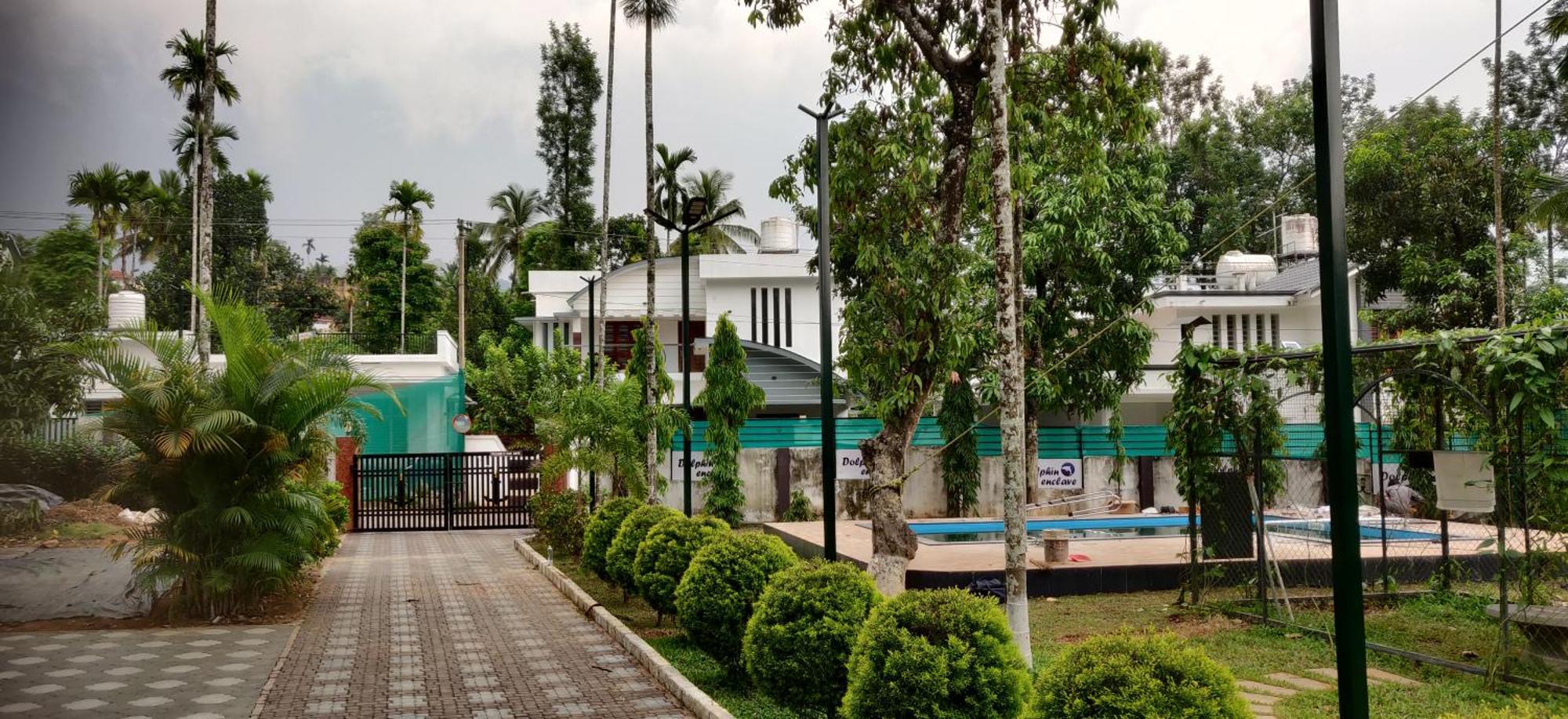 Dolphin Enclave Service Studio Apartments Kalpetta Exterior photo