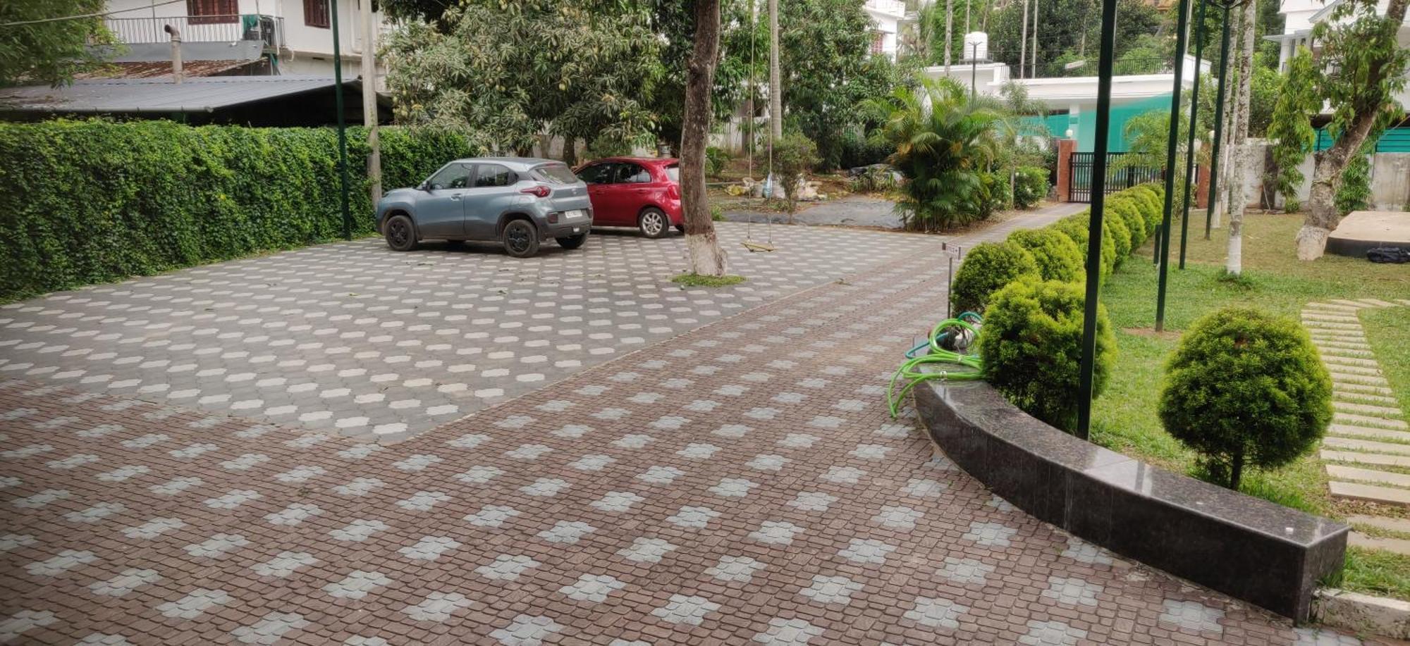 Dolphin Enclave Service Studio Apartments Kalpetta Exterior photo