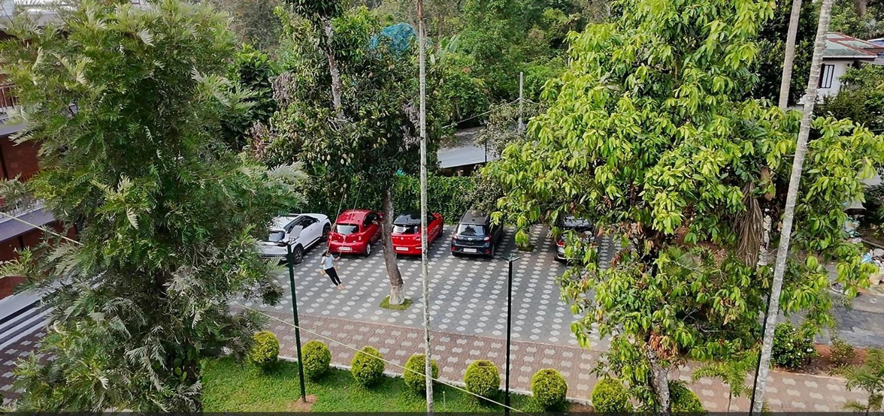 Dolphin Enclave Service Studio Apartments Kalpetta Exterior photo